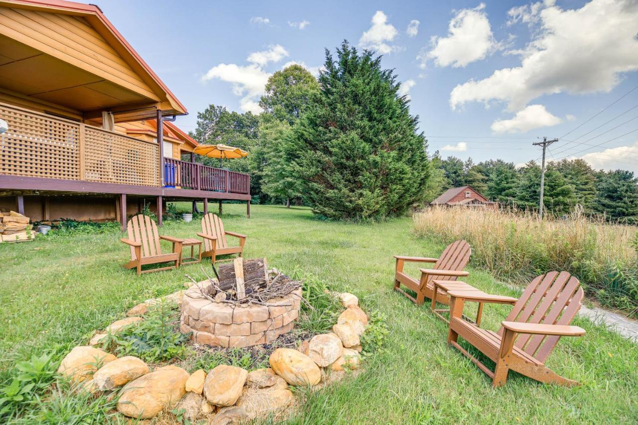 Blue Ridge Mountain Cabin With Views And Hot Tub Спарта Екстер'єр фото