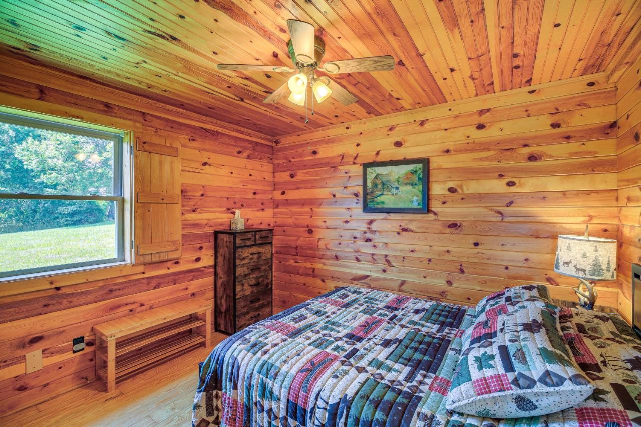Blue Ridge Mountain Cabin With Views And Hot Tub Спарта Екстер'єр фото